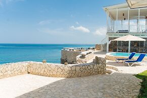 Begona Cliff Hotel
