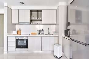 Sunrise Bay - Ultra Luxury Emaar Beachfront - Private Beach and Pool