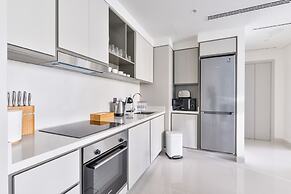 Sunrise Bay - Ultra Luxury Emaar Beachfront - Private Beach and Pool