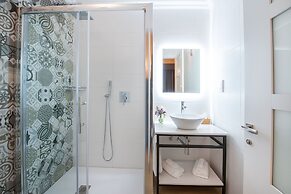 Georges Boutique Living