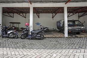 OYO 91035 De Ritz Residence