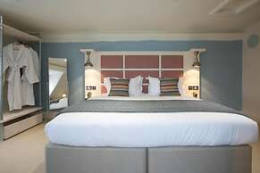 The Farmhouse at Mackworth