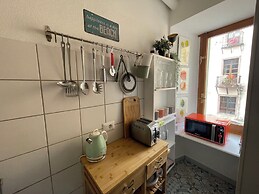 Large, Stunning Studio Apartment, Central Location