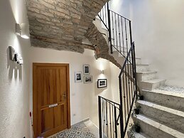 Large, Stunning Studio Apartment, Central Location