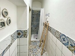 Large, Stunning Studio Apartment, Central Location