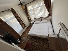Headman Hotel