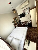 Headman Hotel