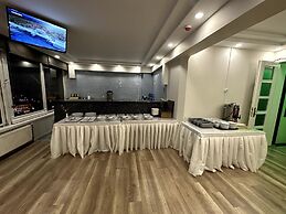 Headman Hotel