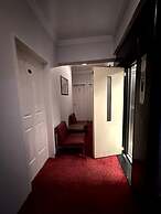 Headman Hotel
