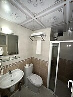 Headman Hotel