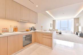 Ultra Luxury Palm Tower with Shared Hotel Facilities