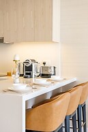 Ultra Luxury Palm Tower with Shared Hotel Facilities