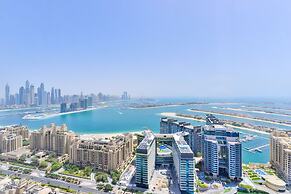 Ultra Luxury Palm Tower with Shared Hotel Facilities