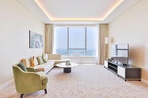 Ultra Luxury Palm Tower with Shared Hotel Facilities