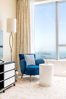 Ultra Luxury Palm Tower with Shared Hotel Facilities