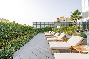 Ultra Luxury Palm Tower with Shared Hotel Facilities