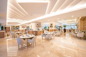 Ultra Luxury Palm Tower with Shared Hotel Facilities