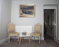 Maple Manor Hotel