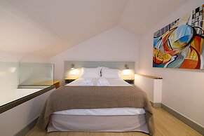 Kannas Mani-Luxury Suites- Adults friendly 14+