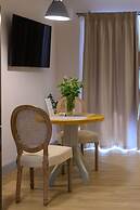 Kannas Mani-Luxury Suites- Adults friendly 14+