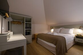 Kannas Mani-Luxury Suites- Adults friendly 14+