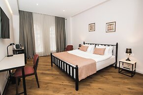 Makmani Hotel