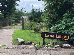 Little Linney - Sleeps 2 - Garden - Parking - Wifi