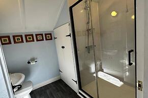 Little Linney - Sleeps 2 - Garden - Parking - Wifi
