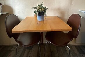 Little Linney - Sleeps 2 - Garden - Parking - Wifi