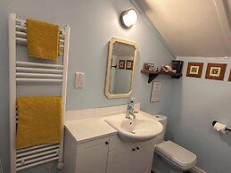 Little Linney - Sleeps 2 - Garden - Parking - Wifi