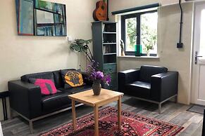 Little Linney - Sleeps 2 - Garden - Parking - Wifi