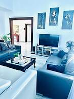 2 Minutes Walk to Beach Huge 3 bdrm Condo with Pool