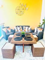 2 Minutes Walk to Beach Huge 3 bdrm Condo with Pool