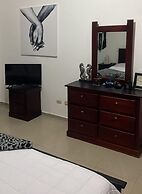 2 Minutes Walk to Beach Huge 3 bdrm Condo with Pool