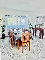2 Minutes Walk to Beach Huge 3 bdrm Condo with Pool