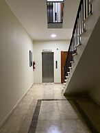 2 Minutes Walk to Beach Huge 3 bdrm Condo with Pool