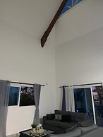 2 Minutes Walk to Beach Huge 3 bdrm Condo with Pool