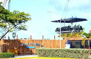 2 Minutes Walk to Beach Huge 3 bdrm Condo with Pool