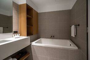 Nesuto Docklands Apartment Hotel