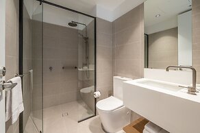 Nesuto Docklands Apartment Hotel