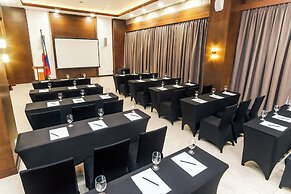 Cebu One Tectona Resort Hotel