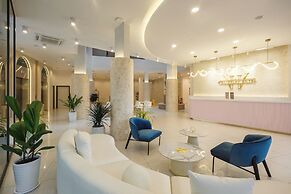 Wellesley Hotel
