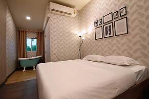 R 17 Living Hotel