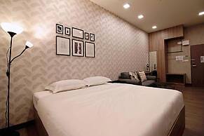 R 17 Living Hotel