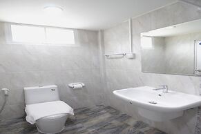 R 17 Living Hotel