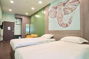 R 17 Living Hotel