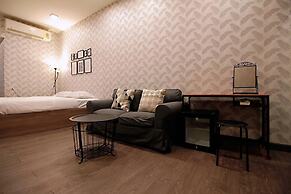 R 17 Living Hotel