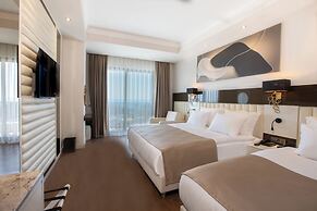SERENITY QUEEN HOTEL