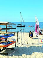 feels Beach Club Hotel