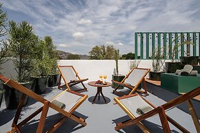 Rooftop Hot Tub 3 levels 5br in Villa